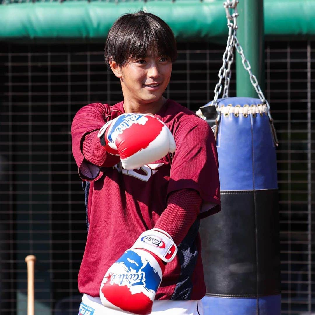 東北楽天ゴールデンイーグルスさんのインスタグラム写真 - (東北楽天ゴールデンイーグルスInstagram)「⚾️  今日もたくさんのご来場ありがとうございました😆 明日はお休みですが、明後日5日はまた無料開放となります🏟️✨  #RakutenEagles #秋季キャンプ #田中和基 #前田銀治  #伊藤裕季也  #渡邊佳明 #澤野聖悠  #石原彪 #永田颯太郎 #堀内謙伍  #安田悠馬 #黒川史陽」11月3日 16時20分 - rakuten_eagles