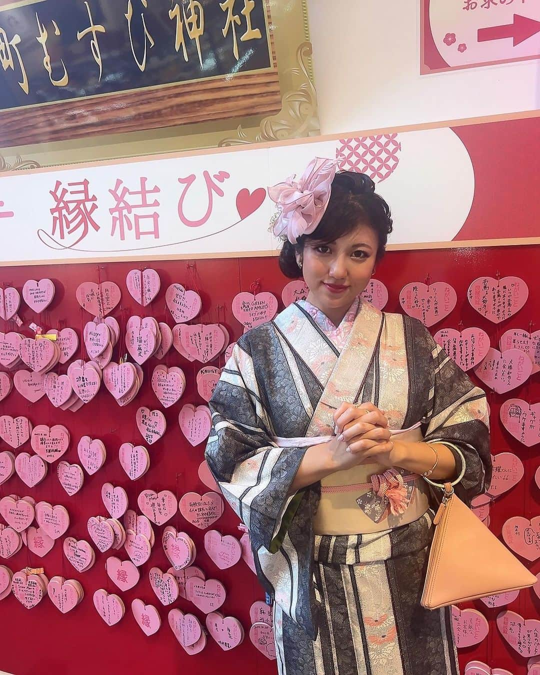 神谷麻美さんのインスタグラム写真 - (神谷麻美Instagram)「#縁結び ❤️⛩💖👼🏻‎🫶👼🏻💖✨️   #大事 でしょう💖👸🐉💖✨️   #後ろ姿 も #着物 可愛いんだよ❤️🥰👘✨️   #鎌倉 ❤️🪷🌕❤️🏯⚔️❤️✨️」11月3日 16時30分 - asamice428