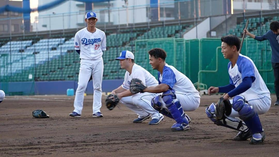 中日ドラゴンズ【公式】のインスタグラム：「#中日ドラゴンズ #味谷大誠  #石橋康太 #細川成也  #秋季キャンプ #ナゴヤ球場」