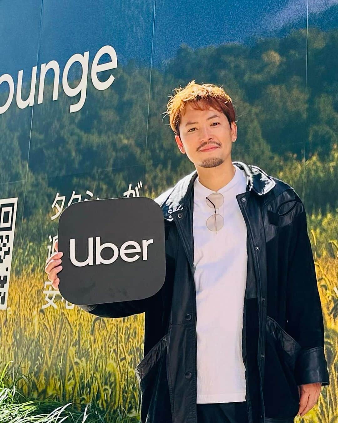 小柳津林太郎のインスタグラム：「Uber's holding a cool event in Tenjin Fukuoka! Please check out IWATAYA Kirameki Square👍  Uberが福岡市内でブランドが体感出来る面白いイベントを、天神にある岩田屋新館きらめきスクエアで開催してますよ🤘11/4土曜日までなので、是非！また、福岡県内で初利用の方には最大1500円が無料になるクーポンがあるので、是非利用してみてください！天神から1500円で海行けちゃうのが福岡の良さでもある🌊  promo code: FUKUOKA  岩田屋新館 〒810-8680 福岡県福岡市中央区天神２丁目５−３５  僕は昔から海外で基本Uberだし、東京でデリバリー事業を展開していた頃はuber eatsにめっちゃお世話になってました。一つのアプリでtaxiもeatsもどっちも使えるし、UIUX、マッチングの精度ともに最高峰だし、必須サービスです😆アプリダンロードしてね👍  #uber #ubertaxiラウンジ #iwataya #tenjin #fukuoka  #岩田屋 #天神 #福岡 #PR」