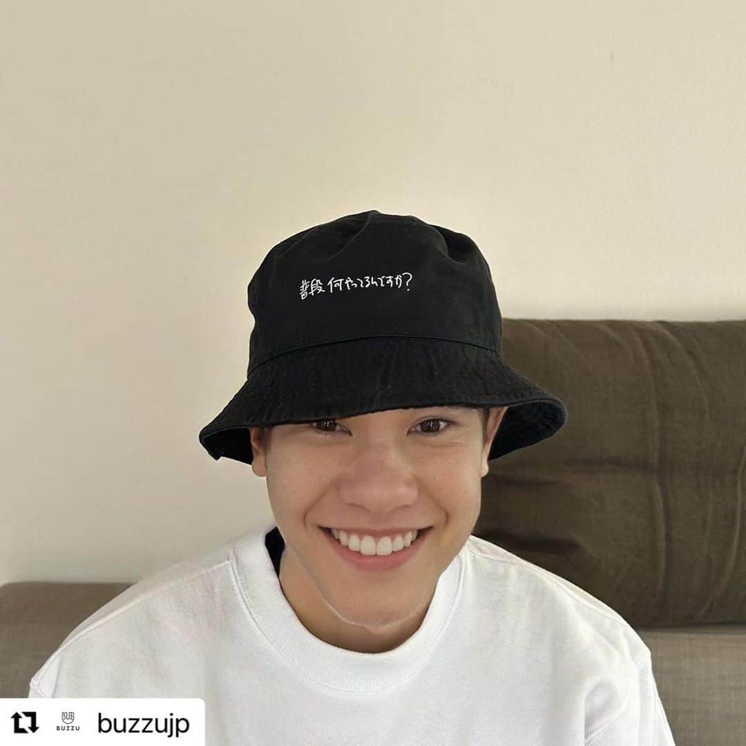 KEN KAGAMIさんのインスタグラム写真 - (KEN KAGAMIInstagram)「#Repost @buzzujp with @use.repost ・・・ ＜BUZZU×Ken Kagami リポストキャンペーン＞   KagamiKenスタンプを使って作ったアイテムを投稿すると加賀美健さん本人から商品コメントがくるかも！？  　　 　　 コラボを記念して加賀美健さんご自身から Instagram上でコメントを頂けるキャンペーンを実施🎊   どんなコメントが来るかはお楽しみ。  KagamiKenスタンプを使ったアイテムを Instagramに投稿しよう！    【参加方法】カンタン３STEP！  １）BUZZU 無料会員登録をする  ２）BUZZU×KagamiKenスタンプを使ったオリジナルアイテムを作る  ３）@buzzujp をタグ付けしてオリジナルアイテムを投稿   対象期間：2023年11月1日(水)〜12月15日(金)23:59  ※非公開アカウントはキャンペーン対象外となります。   　　 1点からオリジナルグッズが作成できる👀  注文から約8営業日で発送いたします！   BUZZUをこの機会に是非お試しください✨    #BUZZU #バズユー #好きに好きを作ろう#KenKagami #KagamiKen #加賀美健 #世界にひとつ #ギフトにおすすめ#オリジナルグッズ #オリジナルTシャツ#オリジナルプリント #Tシャツ #オリジナルデザイン #オーダーメイド #ハンドメイド#クリエイター  #デザイン #design #アート #art」11月3日 17時06分 - kenkagami