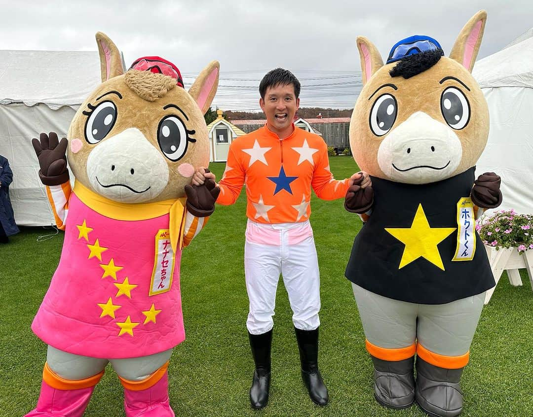 杉谷拳士さんのインスタグラム写真 - (杉谷拳士Instagram)「. 【ホッカイドウ競馬】 本日もアンバサダーとしてたくさん応援させていただきました🐎 生産者、騎手、運営の方々、応援する皆さん、地域自治体、様々な繋がりによって地域が元気に前進することを実感させていただきました💪‼︎  皆さん、ダート競馬の祭典の1日を楽しめましたか？😊 まだまだ熱いぜ🔥ホッカイドウ競馬🏇‼️‼️  2日前にX（旧Twitter）を始めました‼️ どんなつぶやきがいいかアドバイス下さい☺️笑  #ホッカイドウ競馬 #北海道 #hokkaido #X #twitter #始めました  #Xアドバイスたくさんください💪」11月3日 17時21分 - kenshi.02