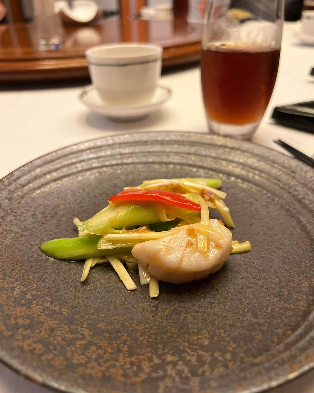 麻美さんのインスタグラム写真 - (麻美Instagram)「北京ダックを食べるなら‼️ ． 絶対 中国飯店🇨🇳市ヶ谷店に限る‼️ ． 美味しいのなんのって😍😍😍 またすぐ食べたくなる😋 ． #北京ダック #中国飯店 #中国飯店市ヶ谷」11月3日 17時14分 - mami0s