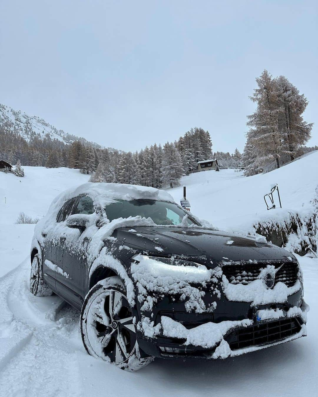 フェデリカ・ペレグリニさんのインスタグラム写真 - (フェデリカ・ペレグリニInstagram)「Modalità off road 🚙💨  Tato sali che ti porto dove vuoi 💪🏻😈  🚘 #cars #car #adv #ride #drive #driver #sportscar #vehicle #vehicles #street #road #freeway #highway #sportscars #exotic #exoticcar #exoticcars #speed #tire #tires #spoiler #muffler #race #racing #wheel #wheels #rim #rims #engine #horsepower」11月3日 17時15分 - kikkafede88