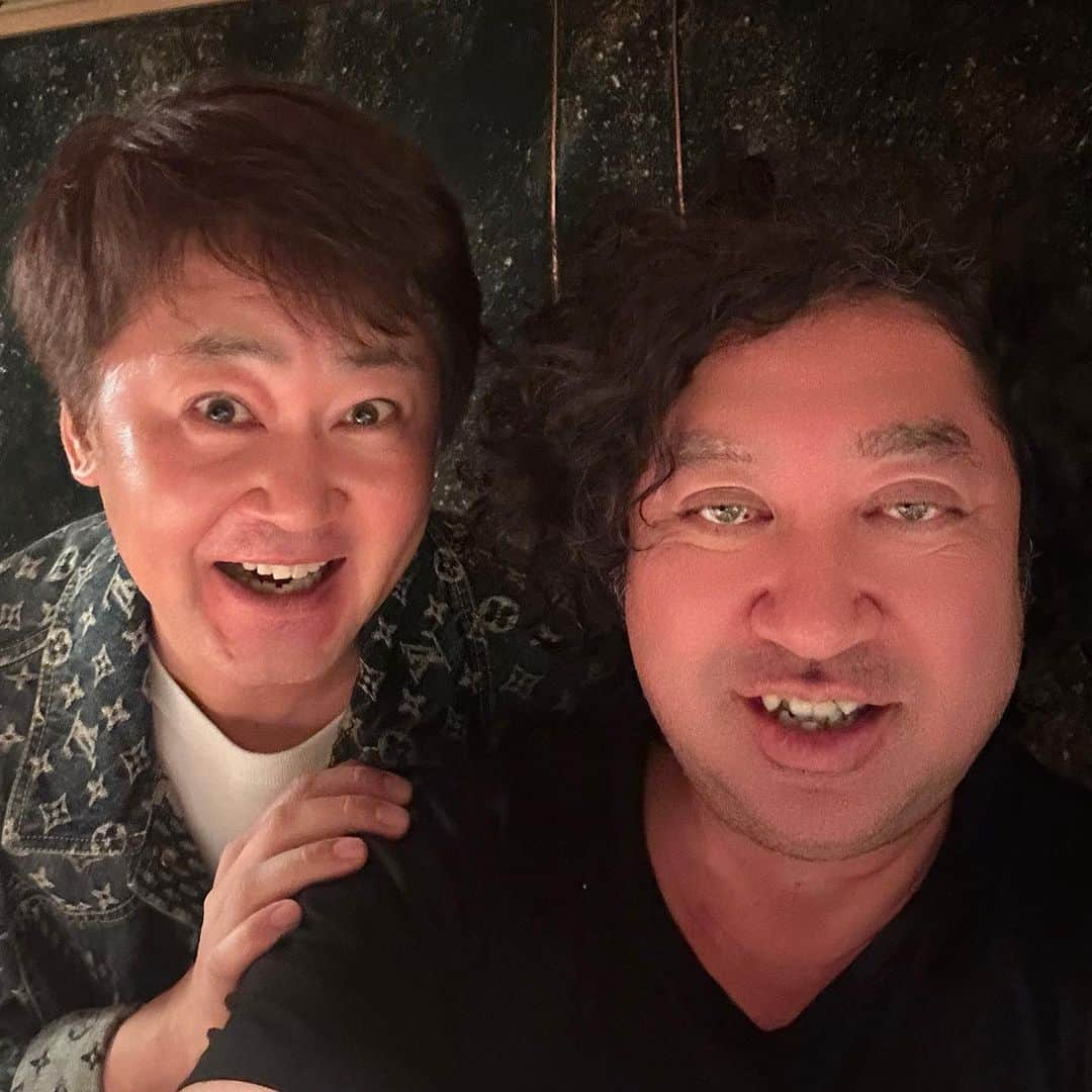 山岸久朗さんのインスタグラム写真 - (山岸久朗Instagram)「新装開店した祇園さ々木さん。御料理のお写真はアップ禁止なのが残念なほど素晴らしかったです。ここにしかない料理とサービスがある。  ひっさしぶりにＫ先生が同じ席にいました。榎本の話し、出禁の話し、その他、聞きたかったことが聞けた😂😂😂  #祇園さゝ木  #祇園ささ木  #祇園ささき  #ミシュラン三ツ星  #祇園 #祇園四条 #祇園グルメ #祇園ランチ #祇園ディナー」11月3日 17時29分 - yamaben