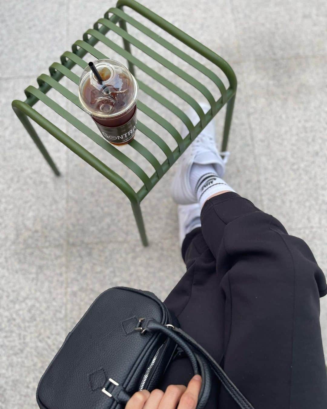 木本泉のインスタグラム：「- 何〜にも予定がなかったお昼☀️  のんびり☘️  nikeのスニーカーは履きやすくて2足目👟  スエットで過ごした❤️」