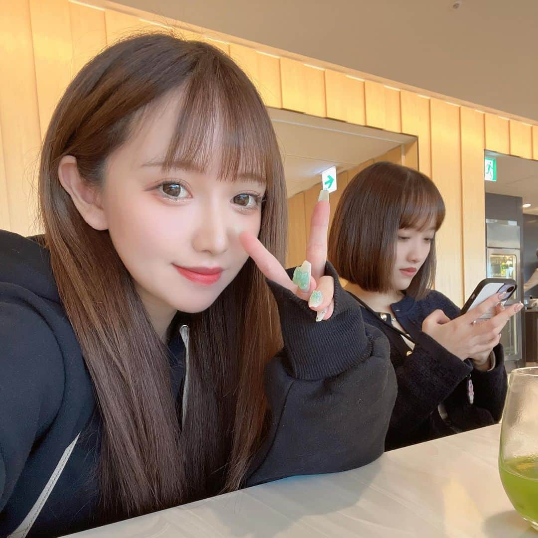 胡蝶さなのインスタグラム：「ひなちゃんと大阪旅行中です✈️」