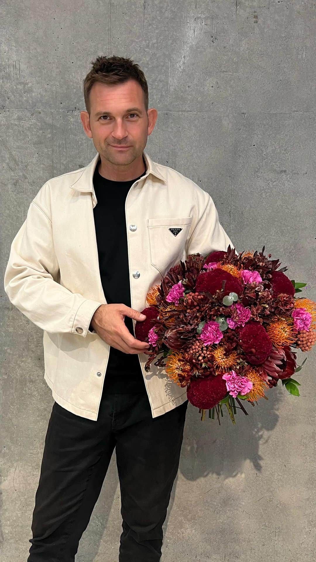 ニコライ・バーグマン・フラワーズ＆デザインのインスタグラム：「Time for #FridayFlowers 💐 . . . #flowerdesign #フラワーデザイン #니콜라이버그만 #꽃다발 #букетцветов #ramosdeflores #blumenstrauß」