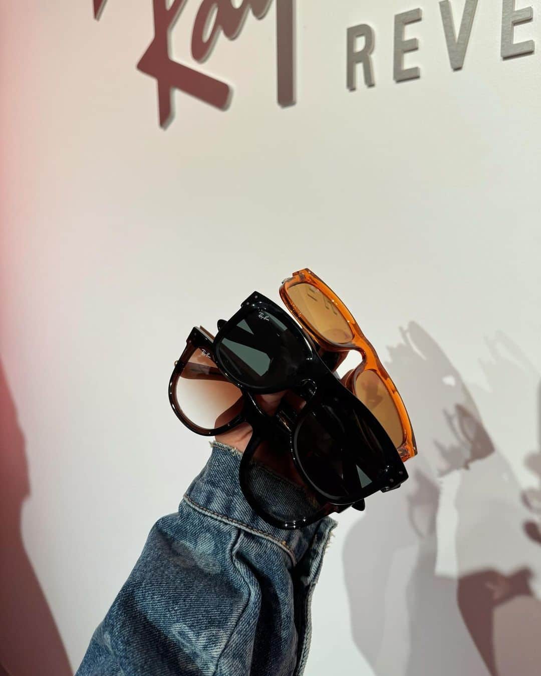 井上大和さんのインスタグラム写真 - (井上大和Instagram)「RAYBAN😎👍 @rayban  #raybanreverse H&M @nobusawahitoshi  Stylist @rikiyamada_」11月3日 17時50分 - yamatoinoue__0612