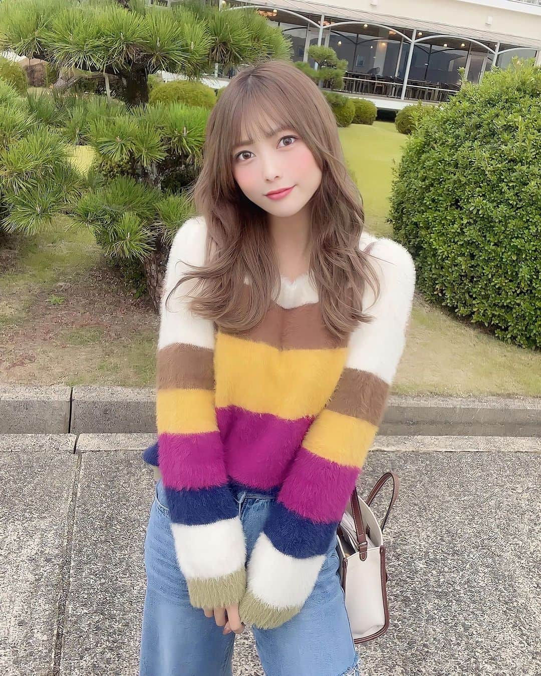 あいりのインスタグラム：「SHEIN で秋冬コーデ❤️ 身長は157くらいです🥸♡ . クーポンコード　"BFPJP304" . 1〜3枚目 商品ID  22278187 (ニット) M 16478948 (デニム) S 4.5枚目 5027232 (セーター) ワンサイズ 6.7枚目 9573422(オーバーオール) M 8枚目 24200457(スウェット) M . . @shein_japan #SHEIN #SHEINforAll #shein1111sale #SHEINGoodFinds #loveshein #saveinstyle #PR」