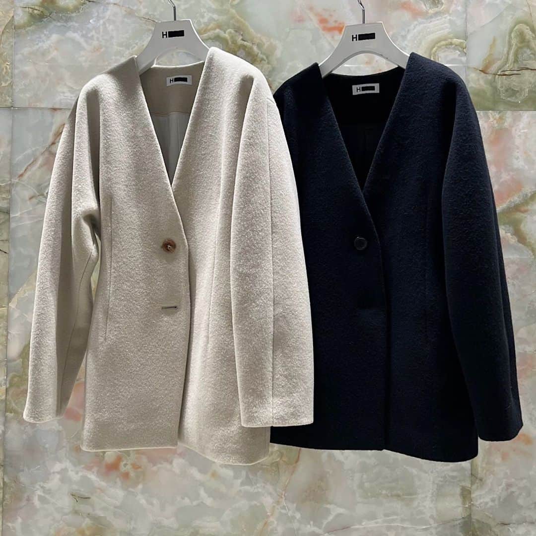 H BEAUTY&YOUTHさんのインスタグラム写真 - (H BEAUTY&YOUTHInstagram)「＜H BEAUTY&YOUTH＞  COLLAR LESS CURVY JACKET ¥62,700 Color: NATURAL/BLACK Size: S/M  #H_beautyandyouth #エイチビューティアンドユース @h_beautyandyouth  #BEAUTYANDYOUTH #ビューティアンドユース #Unitedarrows #ユナイテッドアローズ」11月3日 18時01分 - h_beautyandyouth