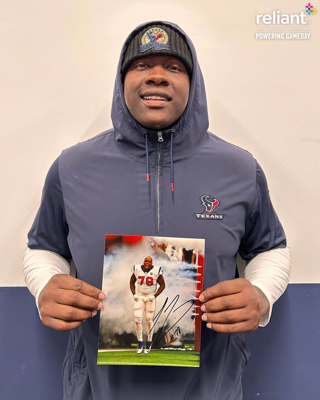 ヒューストン・テキサンズのインスタグラム：「Fresh signature from LT ✍️ Who wants it?」