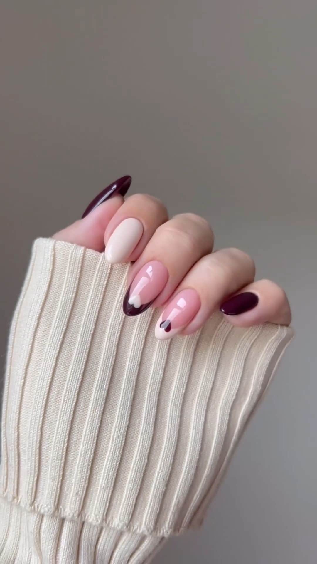SHEINのインスタグラム：「Talk about juicy! These sweet plum french tips have our hearts 💅😍💜 @heygreatnails  #SHEINinspo」