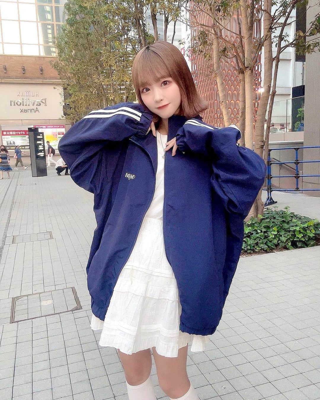 濱越さおりのインスタグラム：「. こーゆージャケットハマってる！🪁」