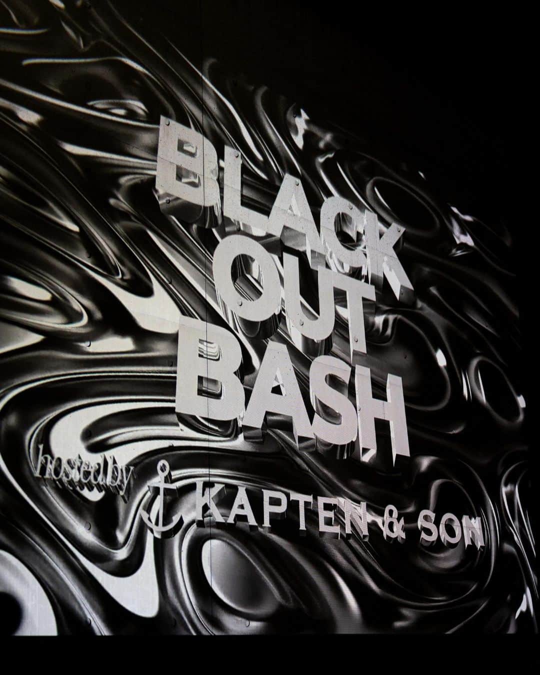 Kapten & Sonのインスタグラム：「BLACK OUT BASH PARTY RECAP 🪩 The location, the food and the drinks were amazing! 🫶 With so much attention to detail. Our guests and our special acts made the evening very unique 🥹Thanks to you and @ge_bong_t for the organisation! #bekapten #betheexperience」