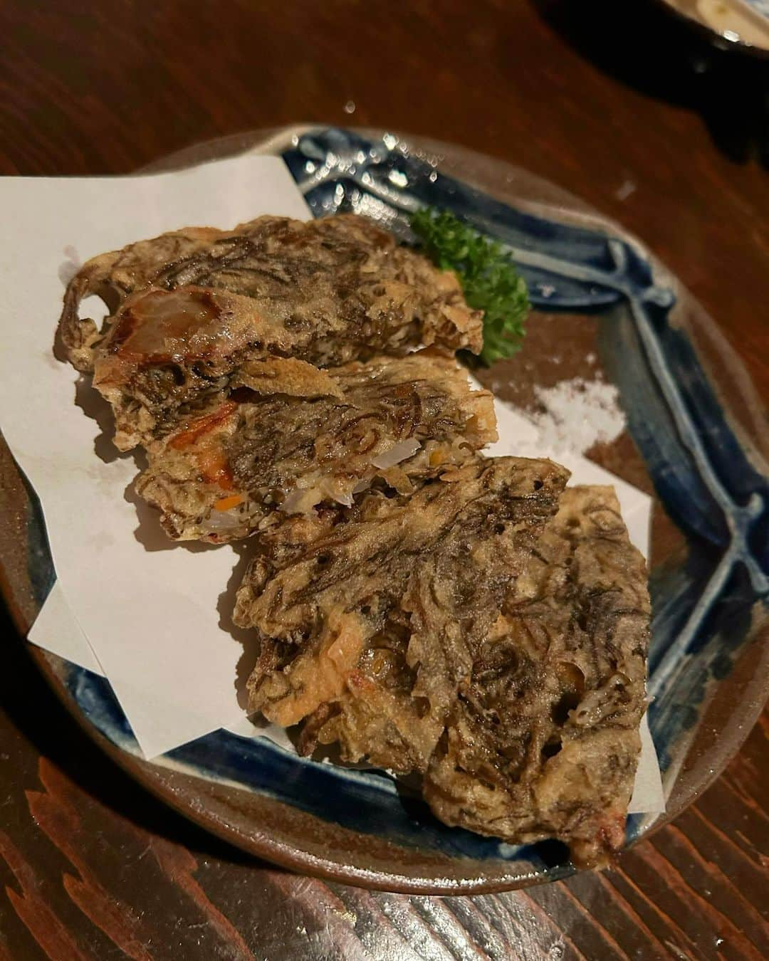 阪本智子さんのインスタグラム写真 - (阪本智子Instagram)「🍽♡  沖縄来たよー😆！  ランチは#ポーたま のおにぎり🍙 安定の美味しさだった♪  船では沖縄での船釣りに毎回持って行く梅味の塩せんべい🍘  夜ご飯は沖縄料理をちょこちょこ食べられて嬉しかったな😍  #沖縄 #okinawa #沖縄グルメ #スパムおにぎり #阪本智子」11月3日 18時13分 - tomoko_sakamoto423