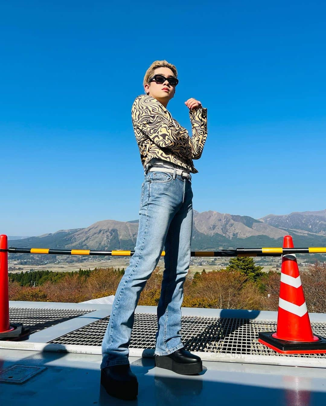 奥田力也さんのインスタグラム写真 - (奥田力也Instagram)「熊本空気が美味しかった🙊🇯🇵⛰️ また帰ってくるよっ Thank u❣️  #Ricky #お土産買った」11月3日 18時21分 - rikiyaokuda.official