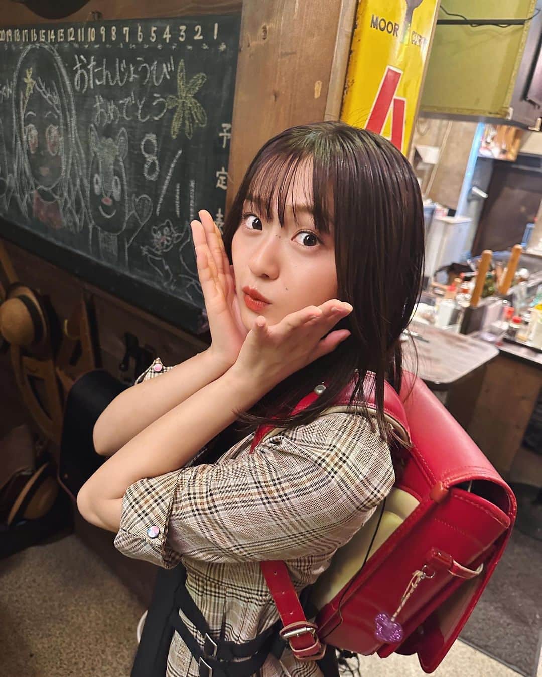 橋本乃依のインスタグラム：「☺︎ ハロウィンこれでもよかったかも🎒 給食でイベントメニューの時テンション上がったなあ あと揚げパンとミルメークとトマト☺︎」