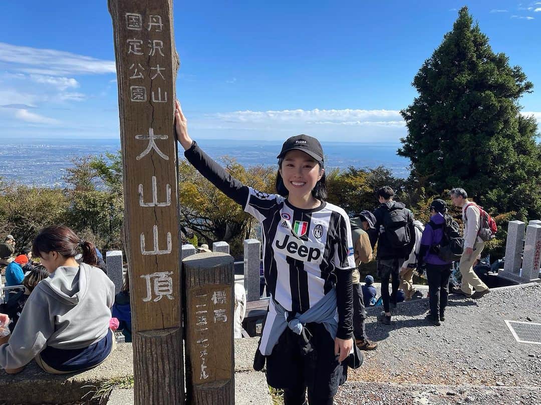 峰麻美のインスタグラム：「登山記録：大山（神奈川県）1,252m  秋らしい良い天気でした⛰  #mountains #mountaineering #hiking #japan #登山 #登山女子 #謎にユヴェントス」