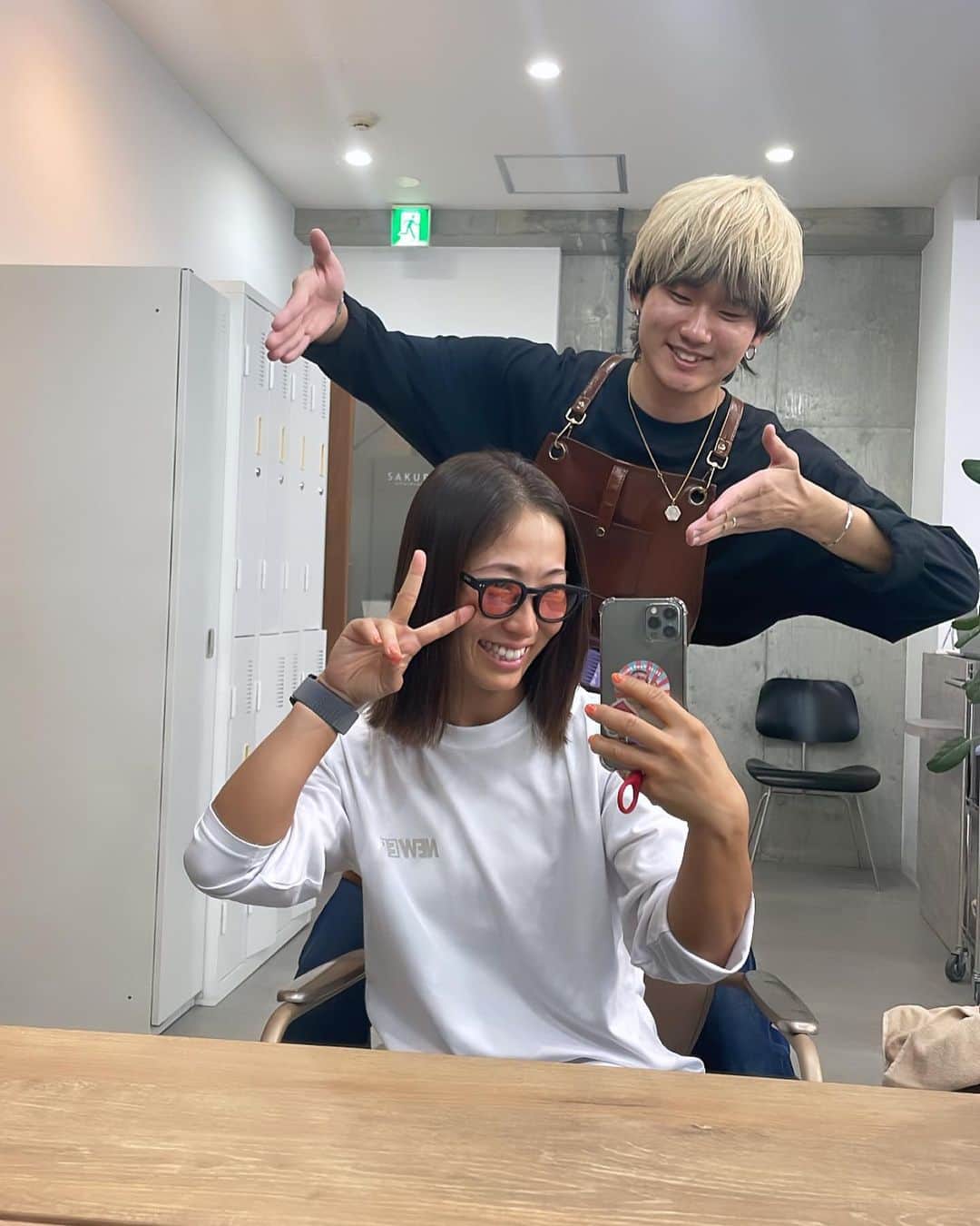 TOMOMIさんのインスタグラム写真 - (TOMOMIInstagram)「For the @everesttrailrace ⛰️ Nepal🇳🇵I'm heading to Kathmandu✈️✨  Nov 12 (Mon) - 17 (Fri) 6stage ⛰️ Of course, there is no bath in the field (tent overnight) for a week☀️ In an environment where you can't easily experience in your life of running while bringing various toilet paper and sleeping bags🎒！  It's a luxurious tournament where you can enjoy 170 km of Everest🥰⛰️🏃‍♀️✨  I can't put on makeup for a week, so I'm not hard to see YouTube, so I had professionals from all walks of life strengthen my female power👧❤️  Japanese people also participated in this race for the first time🇯🇵!  So I'm excited because I can't imagine it at all, but I want to enjoy it with all my strength🙋‍♀️✨  SEIZE YOUR DREAM  I will aim for the best in the world with the world's highest mountain✊🔥🔥🔥  －－－－－－－－－－－－－－－－－－－－－－－－－ #エベレスト170kmマラソン に向けて⛰️ @everesttrailrace   ネパール🇳🇵カトマンズへ向かってます✈️✨  11/12(月)〜17日(金) 6stage ⛰️ 1週間野宿(テント泊)でもちろんお風呂は無くて トイレットペーパーも寝袋も色々持参しながら走るという人生でなかなか経験出来ない環境で エベレストを170kmも楽しめちゃうという贅沢な大会です🥰⛰️🏃‍♀️✨  1週間化粧とか出来ないのでスッピンだからYouTubeお見苦しくないよーに各界隈のプロに女子力強化してもらいました👧❤️  今回のレースも日本人は初出場🇯🇵！ って事で全くイメージできなくてドキドキですが全力で楽しみたいと思います🙋‍♀️✨  SEIZE YOUR DREAM #有言実行  世界最高峰の山で世界一目指します✊🔥🔥🔥  どうやら世界各国からクレイジーレースに出てる強者たちが集まるらしく🤪💦  結構ドキドキしているので 是非コメント欄でみなさんの応援パワー📣をください🥹❤️❤️❤️  全力で駆け抜けます！！！！！！  @merrelltestlab @merrell  global athlete🏃‍♀️  Special thanks🤝✨ 【#pointpay 】 超お得なポイントサイト🎉 このサイトを使えば 🉐尾藤朋美の応援グッズ10%オフで買えちゃいます！✨ @pointpay.official   【#SPOT 🛰️ #Globalstar 】 私たちの安全を確保してくれる衛星端末！✨ エベレストや電波がない世界でもこの子がいれば安心です☺️💕🌏✨ @spot_llc  【#オレは摂取す】 5年前からひたすら愛用している 最高のエネルギー&リカバリージェル🍎🐟 @orehasesshusu   【#ファイテン】 最強の爆速リカバリー出来ちゃうアイテム充実❤️✨ @phiten_official   スキンケアは #アクアゴールドシリーズ ✨ 砂漠で浴びまくる紫外線も乗り切ります🥹🏜️！ @aquagold_official  【#GLOBALWi-Fi 】 海外行くなら安心安定のレンタルWi-Fi🥹✨ めちゃめちゃ助けられております！✨ @globalwifi_official  #Nepal #Everest #athlete #running #marathon #trail #trailrunning #mountain #japan #runner  #エベレスト #ネパール #ウルトラトレイル #尾藤朋美  #日本代表 #アスリート #ランナー #トレイルランナー #マラソン #トレイルランニング」11月3日 18時19分 - tomomi_fitness