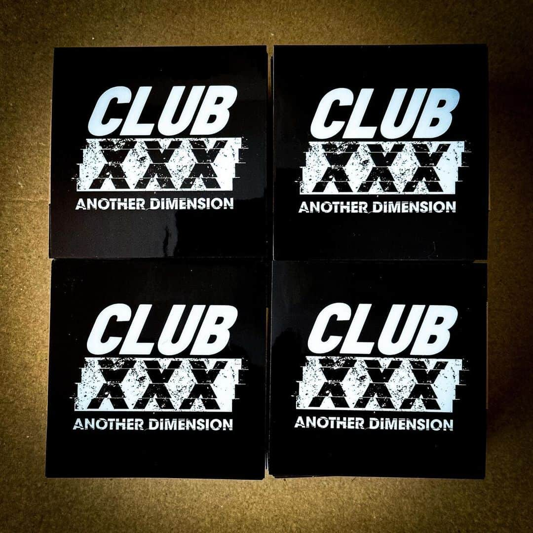 DAISHI DANCEさんのインスタグラム写真 - (DAISHI DANCEInstagram)「CLUB XXX ステッカー㊙︎(6cm×6cm) 明日のCLUBロマンスカー3号でリピーター特典として入場の際にお渡ししますので1号or2号にご乗車済みのリピーターの方は入場の際に「リピーター特典お願いします！」と言って下さい。  ※防犯カメラの再入場用の顔認識で判別されます。  #CLUBxxx #CLUBロマンスカー」11月3日 18時24分 - daishidance666