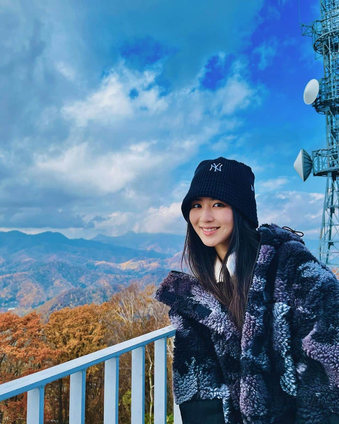 當山みれいさんのインスタグラム写真 - (當山みれいInstagram)「札幌の空は近かった🍁☁️」11月3日 18時25分 - touyamamirei