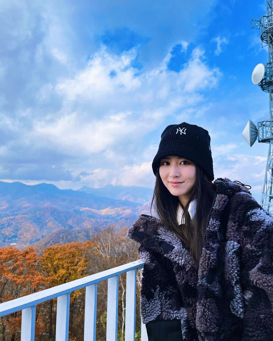 當山みれいのインスタグラム：「札幌の空は近かった🍁☁️」