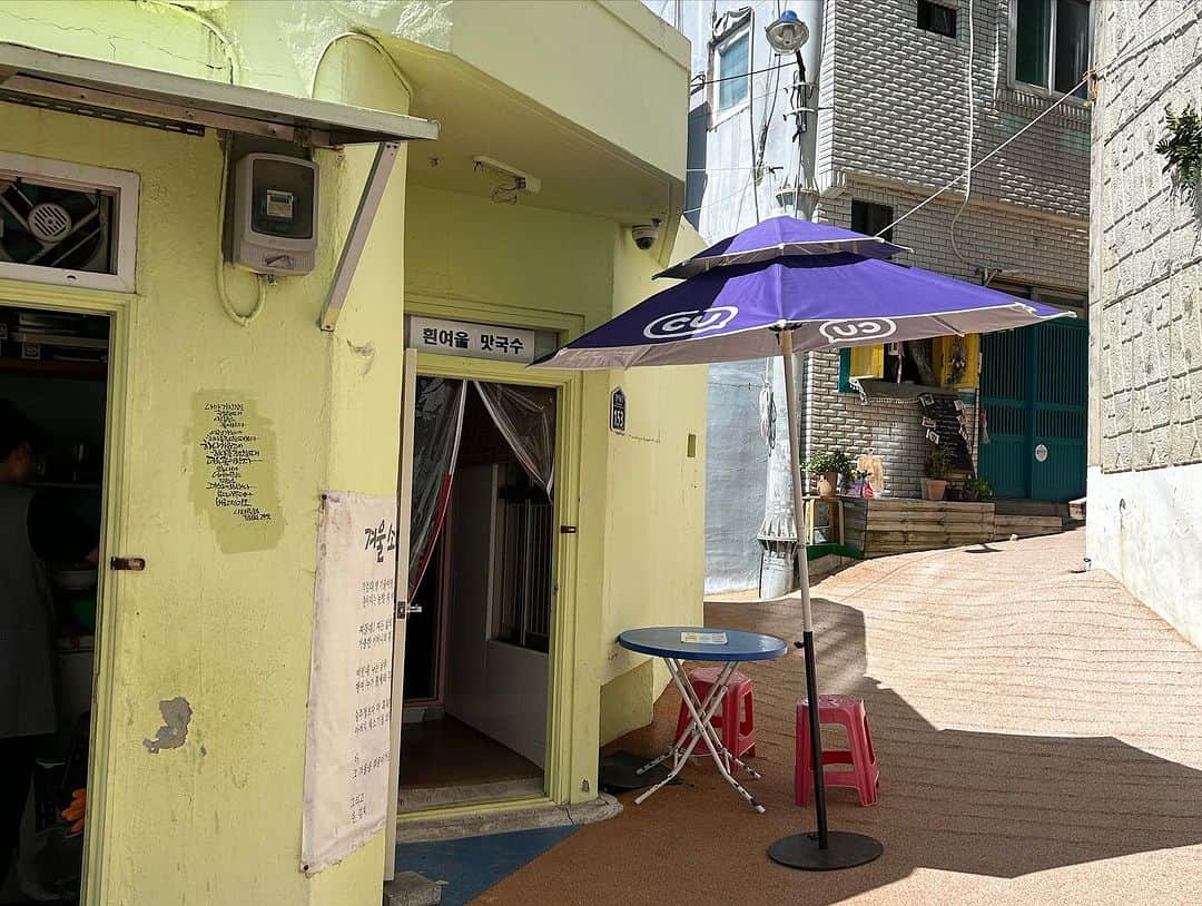 松川浩子さんのインスタグラム写真 - (松川浩子Instagram)「すみません、来週になりました。  来週土曜のグッジョブ👍は 韓国🇰🇷釜山特集です！  初めて行ったプサンでしたが びっくりするぐらい素敵な所でした。  美味しいものはもちろん 素敵なのどかな景色に 最先端の建物や 煌びやかな世界まで！  女子旅はもちろん、 1人でふらっとでも 家族連れでも満喫でき 早くまた行きたいと思ったくらい 魅力たっぷりの街でした。  関空から2時間弱で行けて ソウルよりリゾート感もある！ 気軽に旅行にいくのにオススメです。  是非土曜日朝7：00〜ご覧ください」11月3日 18時27分 - hiroko_matsukawambs