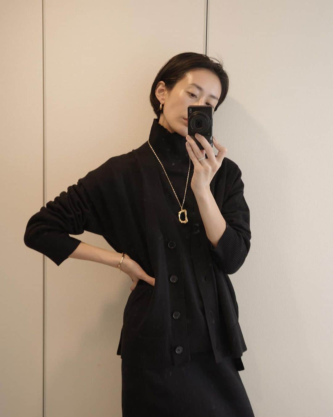 神山まりあのインスタグラム：「UR’S Winter Collection を着てみました✨ @urs_official   セットアップってなんで楽なの〜😭❤️  #urs_official #urs_styling #ユアーズ」