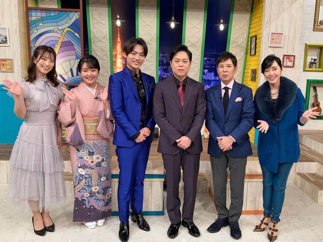 藤井香愛さんのインスタグラム写真 - (藤井香愛Instagram)「BS-TBS「昭和歌謡ベストテンDX」 「セリフ入りの歌」特集📺  私は薬師丸ひろ子さんの「あなたを・もっと・知りたくて」に初挑戦しました🎤✨ セリフ入りの歌ってなんだかドキドキしますね〜💕 ご覧いただきありがとうございました！感想お待ちしています😆  #昭和歌謡ベストテンDX #昭和歌謡 #関根勤 さん　#早見優 さん #三山ひろし さん　#辰巳ゆうと さん　#朝花美穂 さん #藤井香愛　#徳間ジャパン #夢告鳥　#歌謡曲　#薬師丸ひろ子 さん　#カバー曲　#セリフ入り」11月3日 18時32分 - fujii_kawai