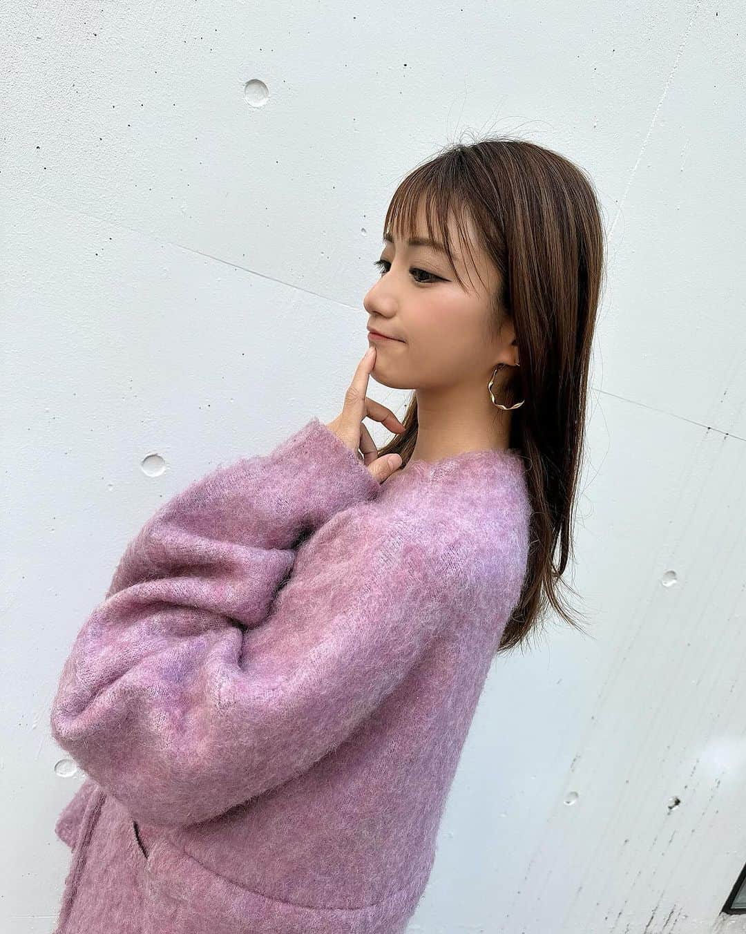 泉千尋さんのインスタグラム写真 - (泉千尋Instagram)「・  NEWピアス▶️ @thelimely   本日、11月3日発売🌕  旅先に持ってくほど愛用♡  肌に優しい♡ 金属アレルギー対応♡  24時間つけてられる♡ そして何よりおしゃれ♡  ・ ・ ・  #limely#ピアス#アクセサリー#ピアス女子 #金属アレルギー対応 #金属アレルギー対応ピアス #おしゃれ#かわいい#ヘビロテ#アラサーコーデ #アラサーファッション#きれいめファッション #大人かわいい#myfavorite #accessories #pierce」11月3日 18時34分 - izumi.chihiro76