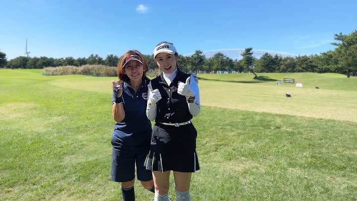 時田愛梨さんのインスタグラム写真 - (時田愛梨Instagram)「先日 @natsumi.asai  さんと、念願のゴルフ⛳️ ありがとうございました✨トンボがパターにとまってくれました💫」11月3日 18時35分 - eri_tokita