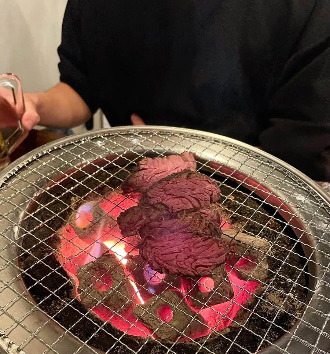 生形由佳さんのインスタグラム写真 - (生形由佳Instagram)「・ 兄と焼肉行ってきた🥢 ▶︎ @oniyanma_omiya  たらふく食べた~🤝 久しぶりの焼肉美味しかったなぁ  ------------------------------------------------  ・黒毛和牛のユッケ ・自家製ポテトチップスと蟹味噌クリーム ・ポテサラ ・名物！やみつき山椒味噌ホルモン ・ハラミステーキ ----------------------------------------------------  #PR #おにやんま大宮店  #大宮 #居酒屋 #大宮焼肉 #焼肉」11月3日 18時42分 - yuka.ub