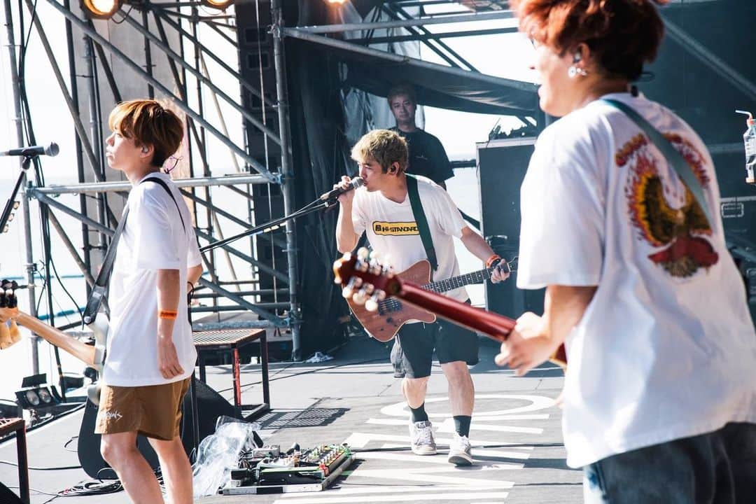 04 Limited Sazabysさんのインスタグラム写真 - (04 Limited SazabysInstagram)「. 11/3(金) 沖縄県宜野湾トロピカルビーチ 『What a Wonderful World!! 23』  📸 @ninjajon」11月3日 18時56分 - 04limitedsazabys_official