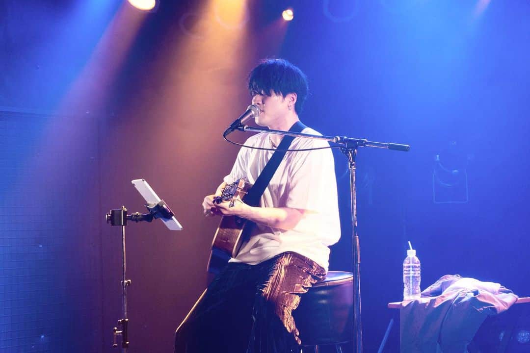 吉田広大のインスタグラム：「11月に入りましたが！  11/27.28に東京と大阪で開催される カバーナイト、チケットゲットしてくださいましたか。  べちくそ歌うのでぜひ！！」