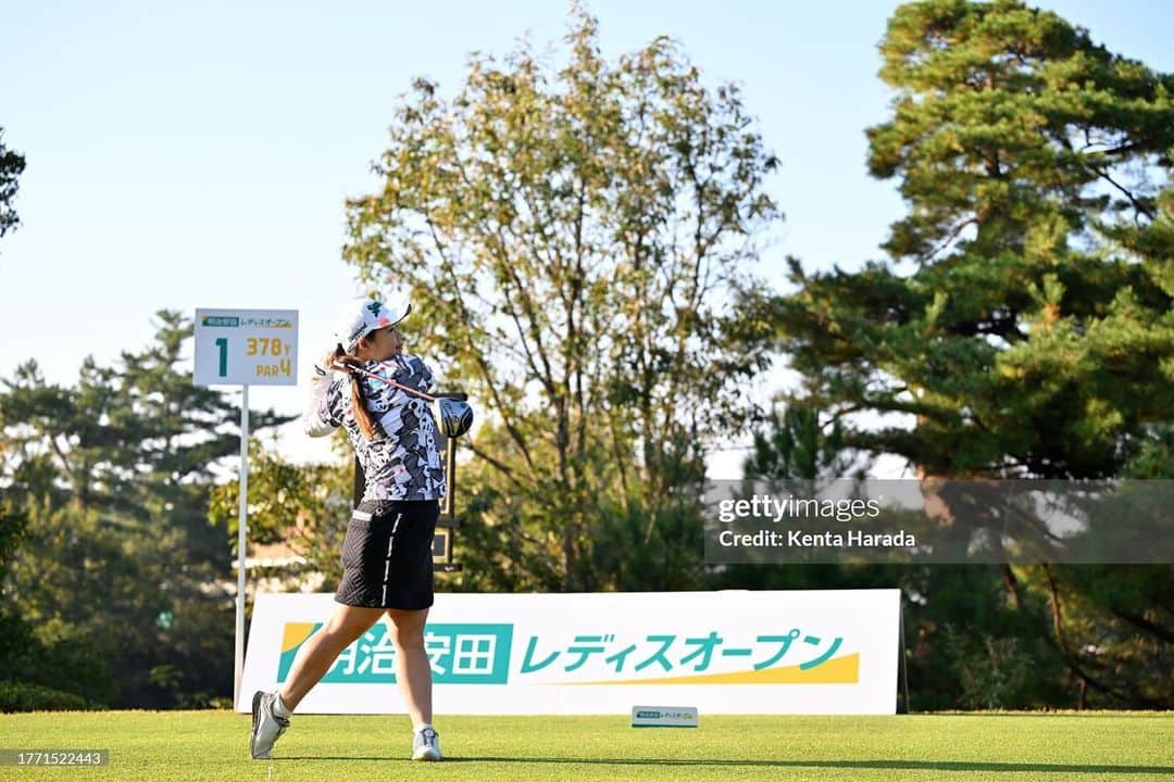 東浩子のインスタグラム：「明治安田生命  今週でステップアップツアーは最終戦でした 明日もやりたかったァー😩😩  今年の最後の試合は 来週の伊藤園レディースになります！  また来週に向けて準備します！ 今週も応援ありがとうございました😊⛳️❤️」