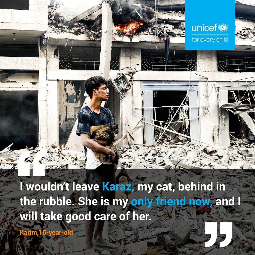 unicefのインスタグラム：「Unrelenting attacks have taken a devastating toll on Gaza's children.  Children do not start conflicts, and they are powerless to stop them.  UNICEF is calling for an immediate humanitarian ceasefire and unrestricted humanitarian access throughout Gaza.」