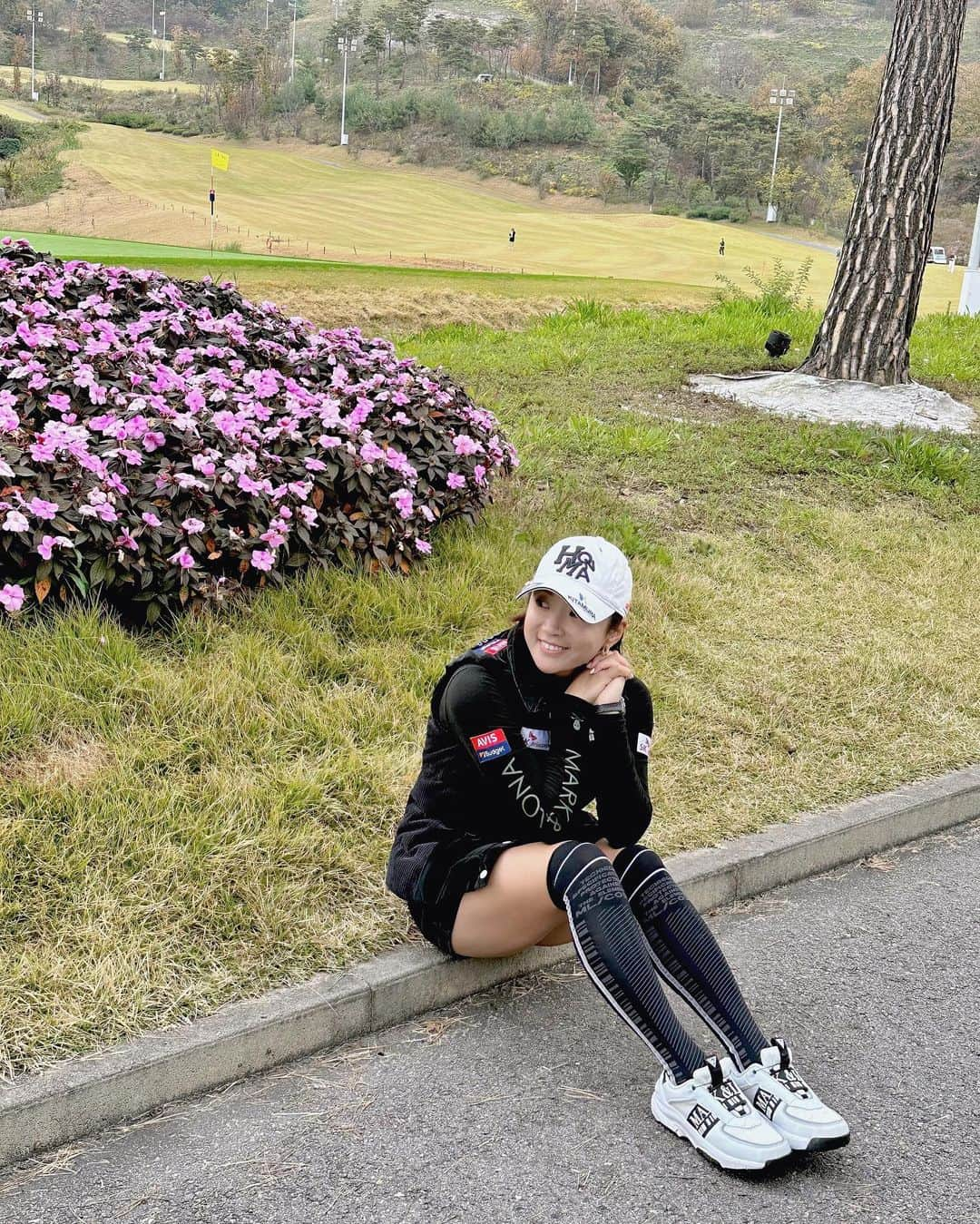 イ・ボミさんのインスタグラム写真 - (イ・ボミInstagram)「- 다음주 시합을 위해서... 연습🏌️‍♀️  @markandlona #markandlona」11月3日 19時03分 - bomee.lee