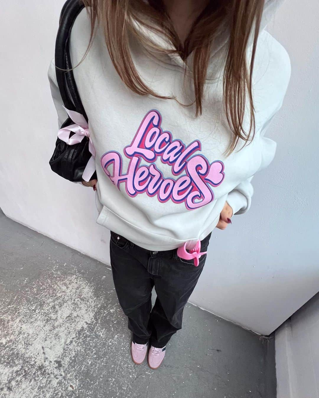 LOCAL HEROESさんのインスタグラム写真 - (LOCAL HEROESInstagram)「0,5 outfit 💗🎀💅🏻🌸>>>> / Oh Baby Grey Hoodie」11月4日 19時30分 - localheroes