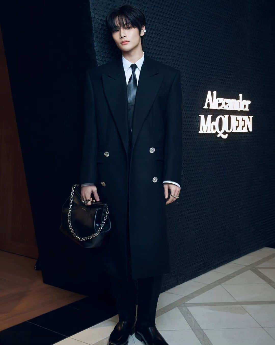 アイエンのインスタグラム：「#ad #AlexanderMcQueen #SeenInMcQueen」