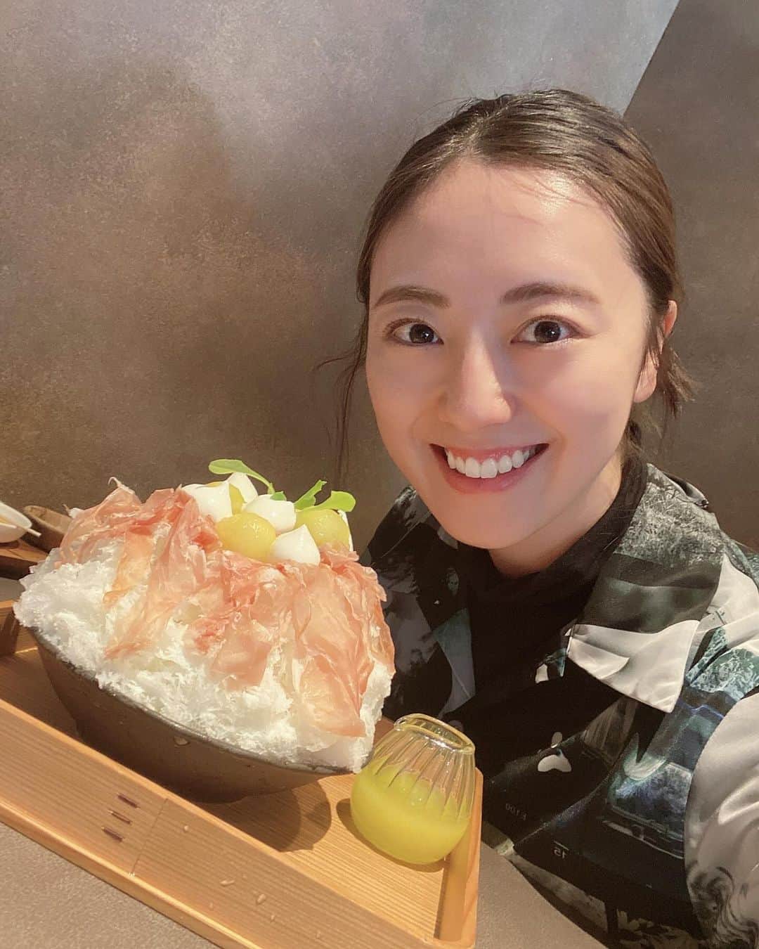 沢井美優のインスタグラム：「YouTube動画更新しました🍊 良かったらご覧くださいませ🤍  #沢井はかき氷です #🍧  #かき氷 #かき氷大好き  #かき氷は人を幸せにする #🧡　 　 #笑顔溢れる毎日を  #明日もきっと素敵な一日 #🍀」