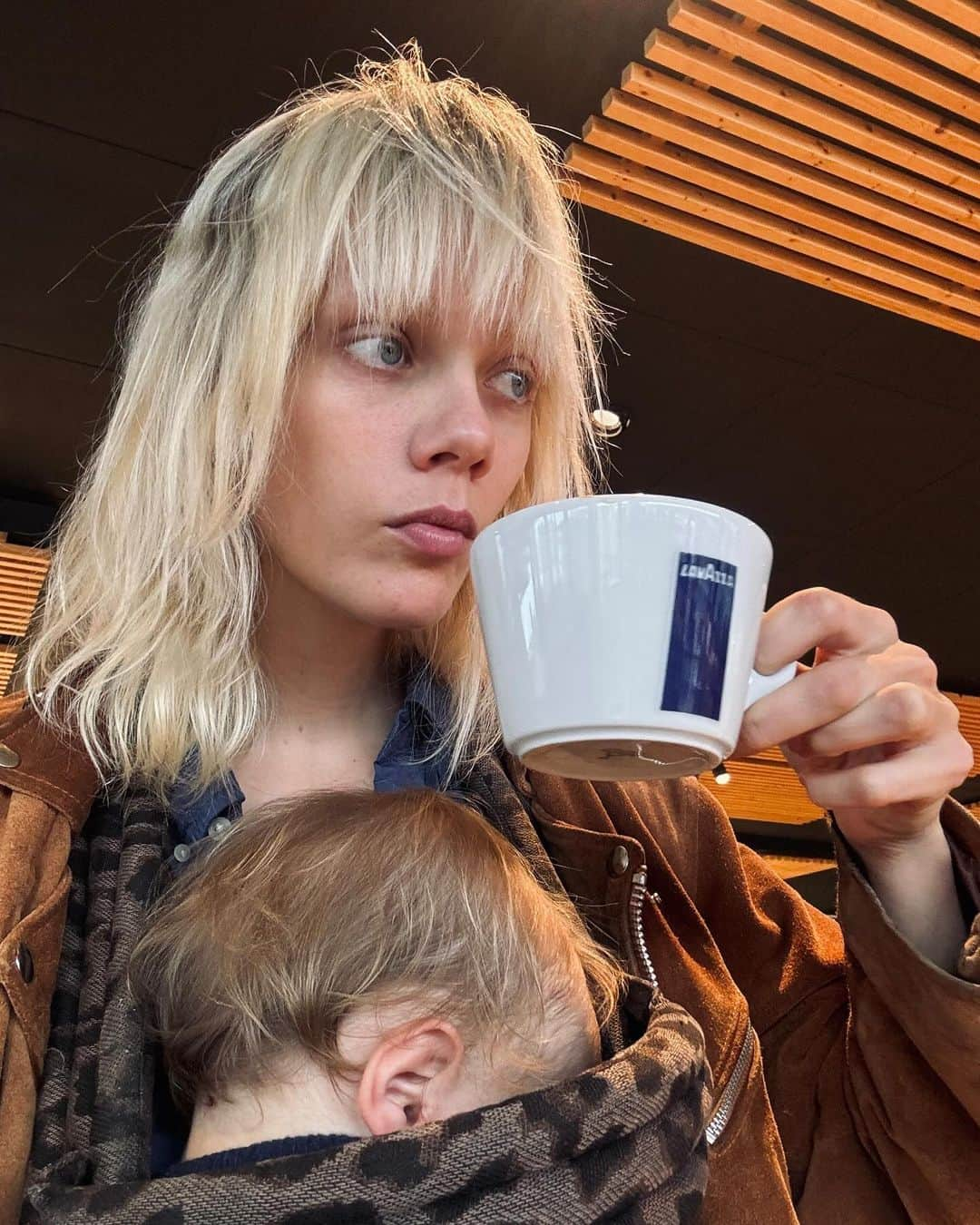 マリヤン・ジョンクマンさんのインスタグラム写真 - (マリヤン・ジョンクマンInstagram)「Flight delays..... ☕️☕️☕️☕️」11月3日 19時13分 - marjanjonkman