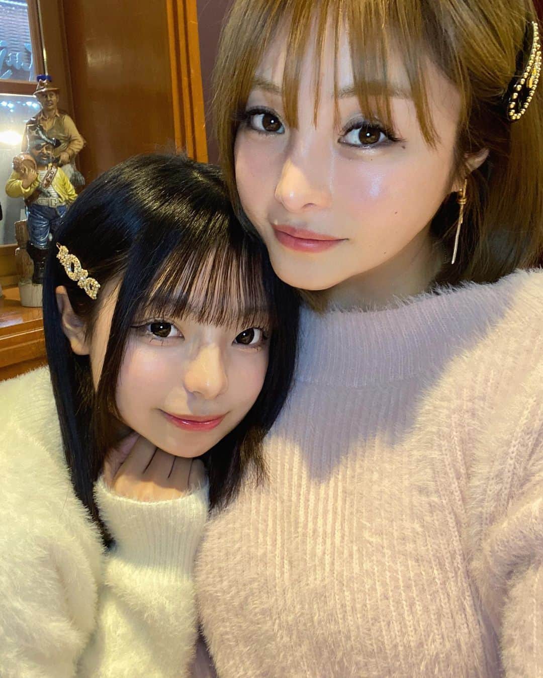 chiyoのインスタグラム：「. せっかくライバルみつけたなら 相手を貶して下げる方法より 自分を磨いて越えた方が なによりも自分の為になるし素敵だよෆ‪.*･ﾟ #自分を磨く @moca._.720  #娘#私なりの子育て」