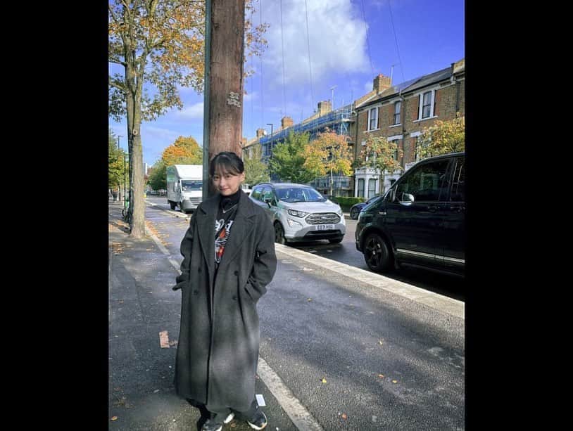 影山優佳さんのインスタグラム写真 - (影山優佳Instagram)「This is queen's weather:)  ロンドンでは珍しい快晴が私たちを迎え入れてくれました☺︎ 今後ABEMAスポーツタイム等で放送予定です♪  #London#football#ootd」11月3日 19時31分 - kageyamayuka_official