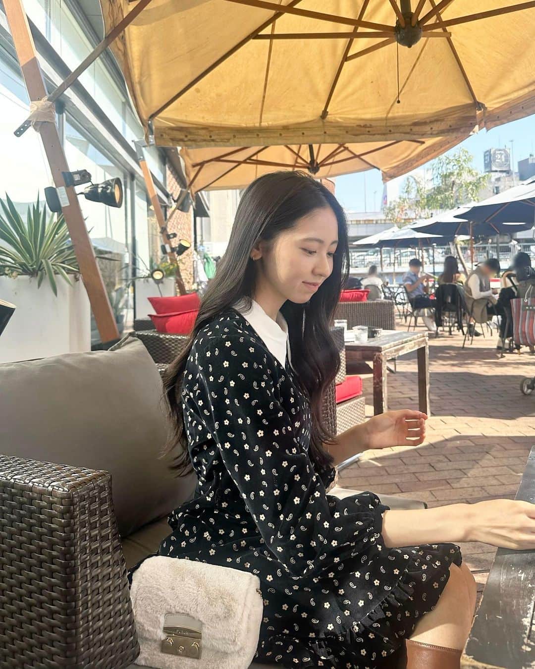 入江美沙希さんのインスタグラム写真 - (入江美沙希Instagram)「今日は久しぶりに父と母と3人でランチして楽しんできました🍽 ⁡ お天気が良かったからテラス席にしたの！ お外で食べると風が気持ちよくてご飯がより美味しく感じるな💭 ⁡ ⁡ ⁡ ⁡ ⁡ ⁡ ⁡ ⁡ ⁡ ⁡ ⁡ ⁡ ⁡ ⁡ ⁡ ⁡ ⁡ ⁡ ⁡ ⁡ ⁡ ⁡ ⁡ ⁡ ⁡  #カフェランチ#大阪ランチ#みさきのしふくすたいる#秋トップス#秋服#秋コーデ#秋ファッション#ワンピースコーデ#韓国へア#韓国へアアレンジ#ヨシンモリ#前髪なし#ガーリーコーデ#ガーリーファッション#ガーリーヘア#ガーリーヘアアレンジ#フレンチガーリー#フレンチガーリーコーデ#フレンチガーリーヘア#韓国コーデ#韓国ファッション#高校生#06#jk2#jk#Japan」11月3日 19時25分 - irie_misaki_official