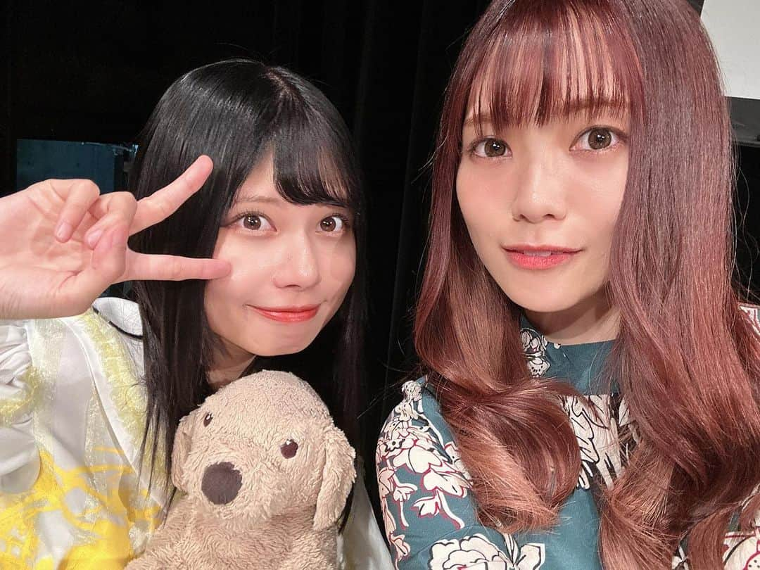 宮田愛萌さんのインスタグラム写真 - (宮田愛萌Instagram)「愛萌です。 アイドル歌会に出演させていただきました。今回で4度目！ 嬉しい限りです。 今回は自分で勝手に縛りを設けて歌をつくってみたのですが、やっぱり難しいですね〜 一緒に出たアイドルさんたちの歌もすごく素敵なものたくさんあって楽しかったです❤︎  そして俵万智さん、紫綬褒章受章おめでとうございます！直接お祝いさせていただけて嬉しかったです。 俵万智さんともお写真撮っていただいたのですが、SNS掲載の許可をいただくのを忘れてしまったので、 私のフォルダにひっそりしまっておこうと思います(またお会いできたらその時に伺います……)  アイドルのみなさまとはお写真を撮って、許可までいただいておりますので載せますね☺️  #アイドル歌会」11月3日 19時28分 - manamomiyata_official