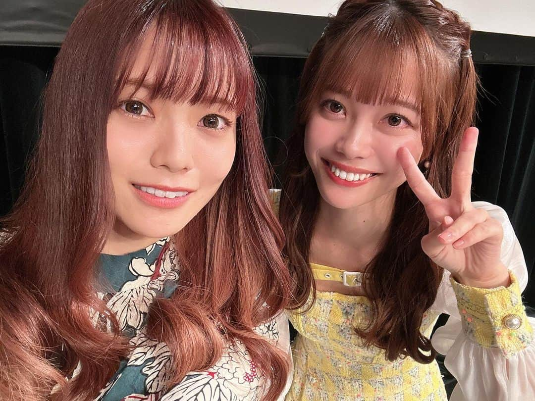 宮田愛萌さんのインスタグラム写真 - (宮田愛萌Instagram)「愛萌です。 アイドル歌会に出演させていただきました。今回で4度目！ 嬉しい限りです。 今回は自分で勝手に縛りを設けて歌をつくってみたのですが、やっぱり難しいですね〜 一緒に出たアイドルさんたちの歌もすごく素敵なものたくさんあって楽しかったです❤︎  そして俵万智さん、紫綬褒章受章おめでとうございます！直接お祝いさせていただけて嬉しかったです。 俵万智さんともお写真撮っていただいたのですが、SNS掲載の許可をいただくのを忘れてしまったので、 私のフォルダにひっそりしまっておこうと思います(またお会いできたらその時に伺います……)  アイドルのみなさまとはお写真を撮って、許可までいただいておりますので載せますね☺️  #アイドル歌会」11月3日 19時28分 - manamomiyata_official