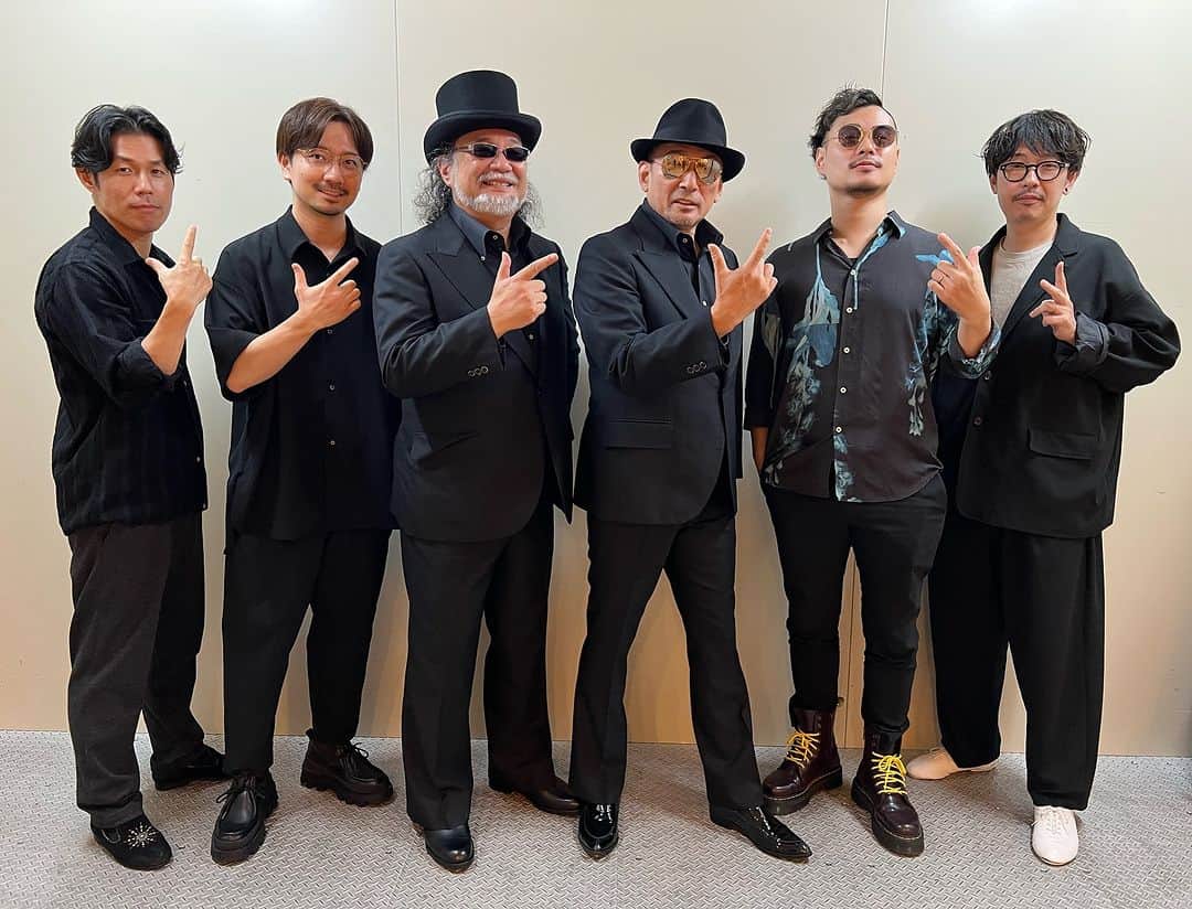 クレイジーケンバンド【公式】のインスタグラム：「YOKOSUKA ROCK'N ROLL FESTIVAL2023ありがとうございました！！  ミニマム編成とは思えない重厚な音に大興奮！ やっぱり横須賀は相性バツグン！！ イイネッ！  by staff  #クレイジーケンバンド #横山剣 #gurasanpark  #横須賀」