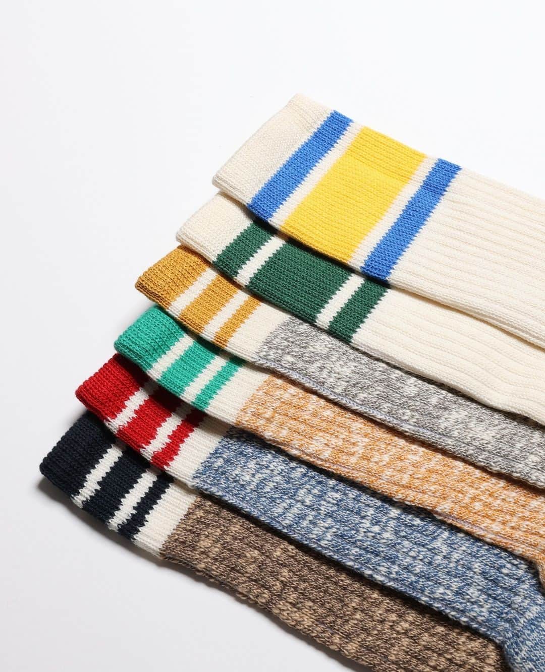 グレンソンのインスタグラム：「You can now buy a selection of our favourite socks from British brand Ivy Ellis, which are produced in small runs in a family run factory up in the Scottish Highlands.⁠ ⁠ ⁠ #grenson #grensonshoes #menswear #mensstyle #womenswear #womensstlye #style #ivyellis #socks #acessories」