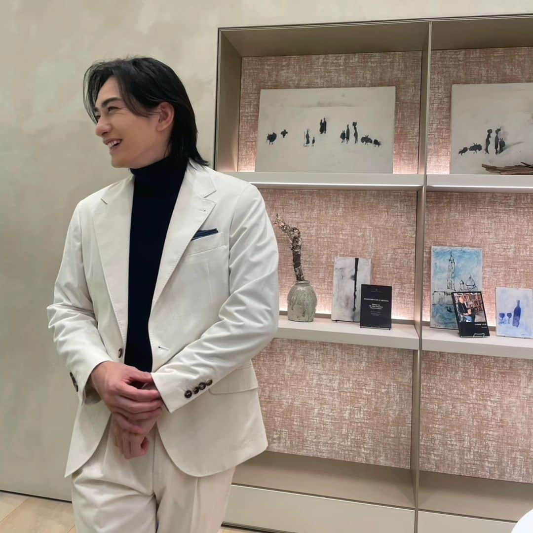 町田啓太さんのインスタグラム写真 - (町田啓太Instagram)「BRUNELLO CUCINELLI ブルネロ クチネリ表参道店で行われた「モンターニャ・カプセルコレクション」へ お邪魔してきました。  洗練されスポーティーにラグジュアリーなアイテムを身に纏い、気持ち軽やか。 とっても素敵な空間でした。  @brunellocucinelli_brand #brunellocucinelli_omotesando #montagnacapsule #ブルネロクチネリ #PR」11月3日 19時45分 - keita_machida_official